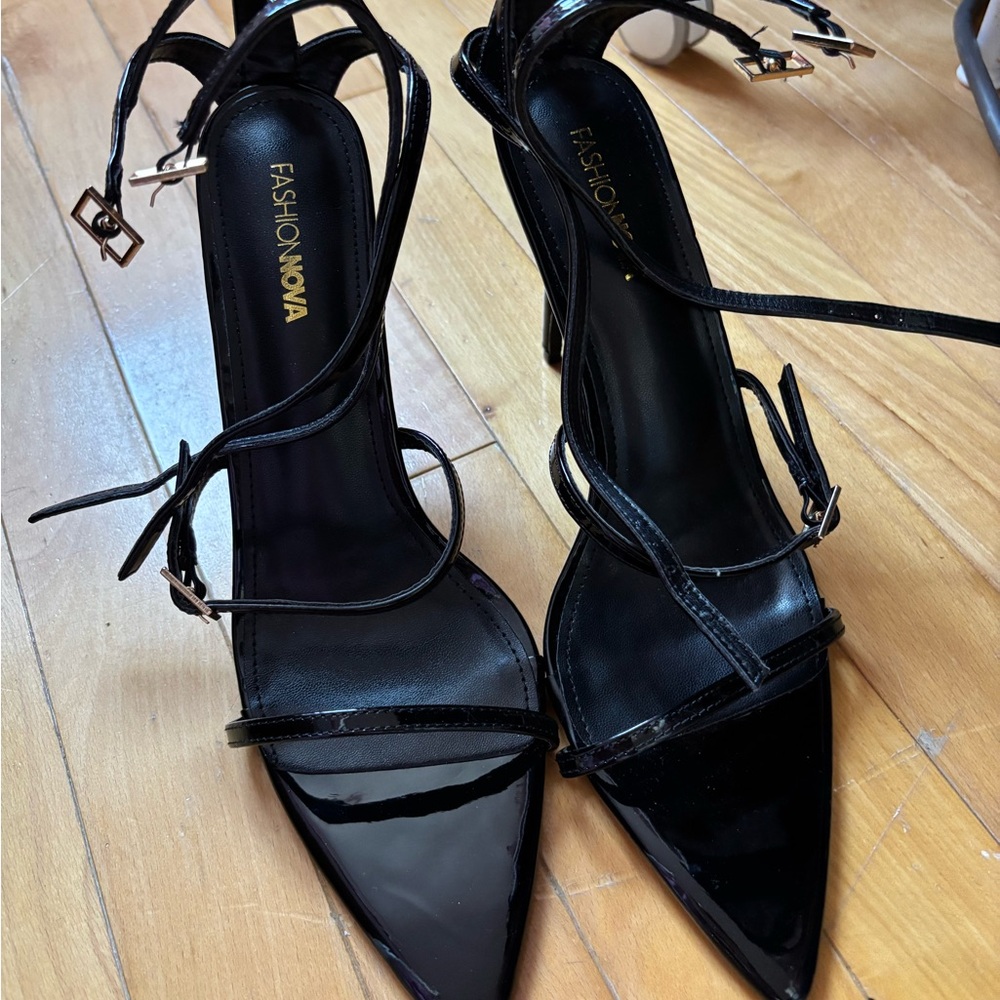 FASHION NOVA CATCH ME OFFLINE HEELED SANDALS